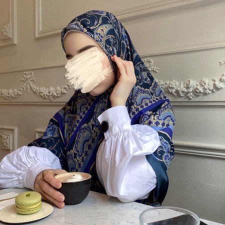 Образ в платке повар