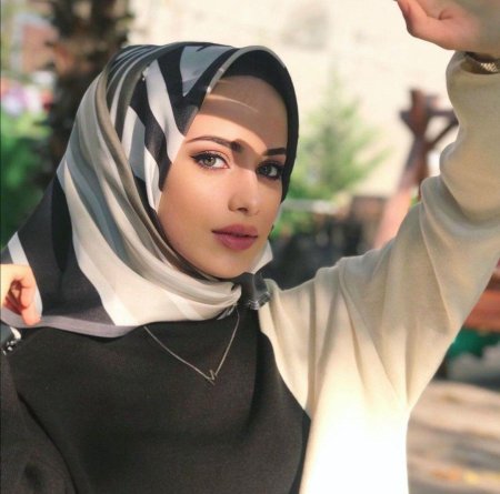 Карс в хиджабе