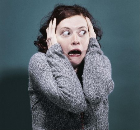 Девушка испуг