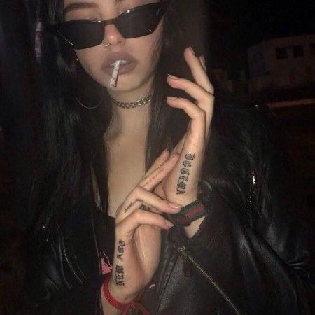 Крутая девушка