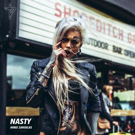 Стиль андеграунд в одежде девушки 2023