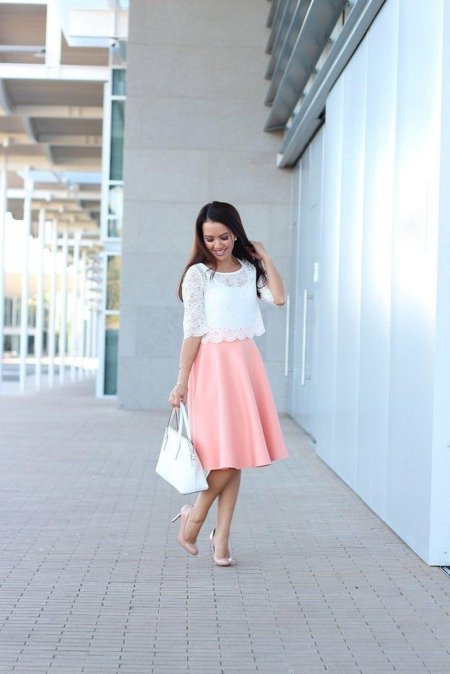 Красивая скромная одежда