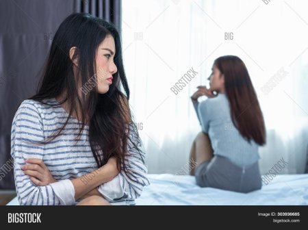 Подруги ссорятся