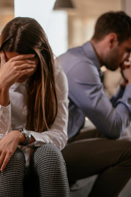 Мужчина уходит от женщины