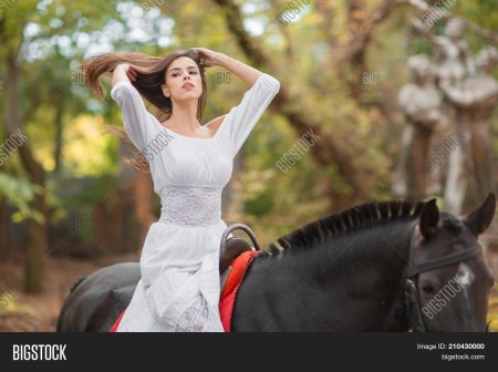 Женщина лошадь