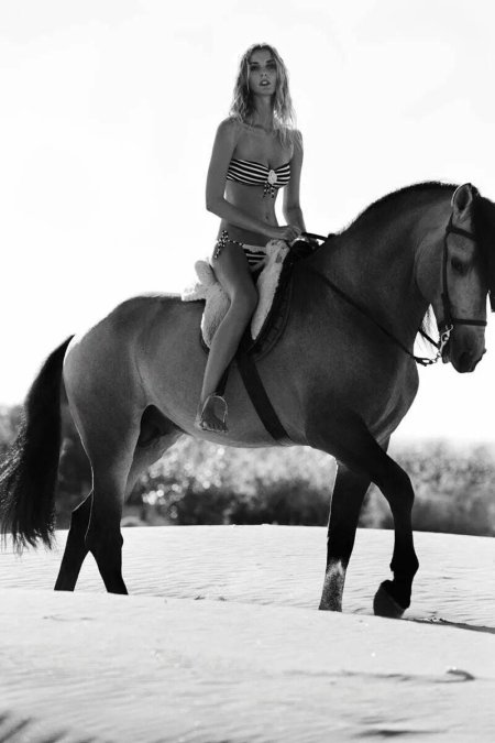 Девушка на коне