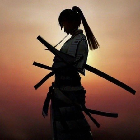 Самурай с нагинатой