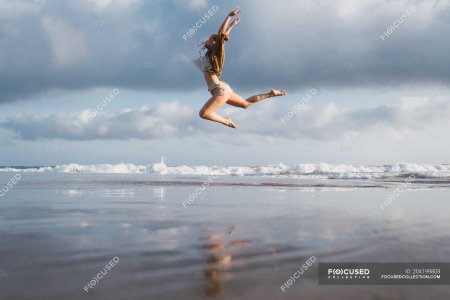 Море девушка