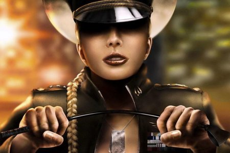 Девушки в военной форме