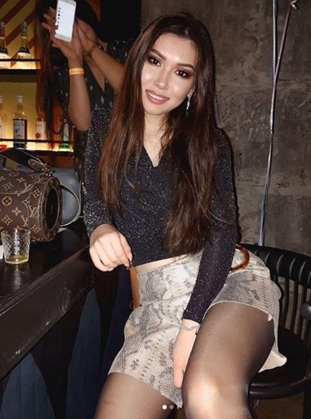 Казахские девушки в колготках