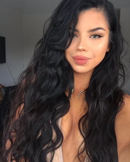 Брюнетка кудри