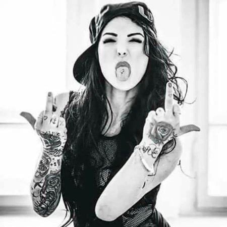 Дерзкая девушка