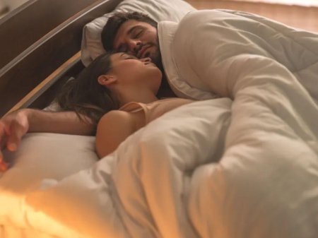 Пара в постели