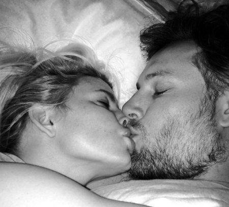 Поцелуй мужчины и женщины