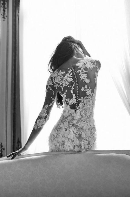 Девушка в платье