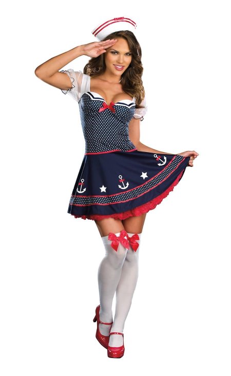 Девушка в костюме