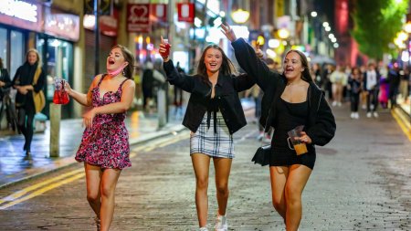 Английские девушки