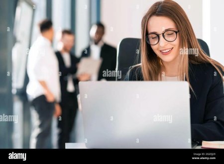 Женщина в офисе