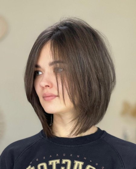 Стрижка волос до плеч