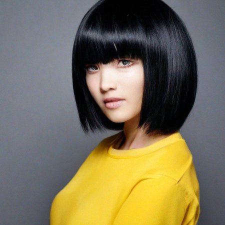 Стрижка каре с челкой