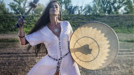 Жена шамана