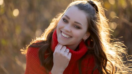 Девушка улыбка