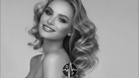 Женщины с красивой улыбкой