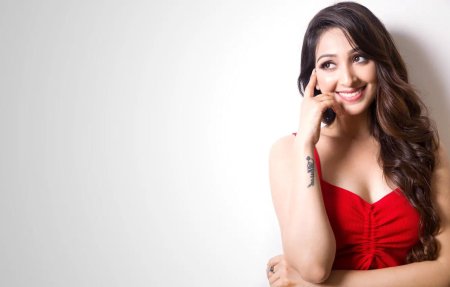 Индийская актриса Жасмин Бхасин