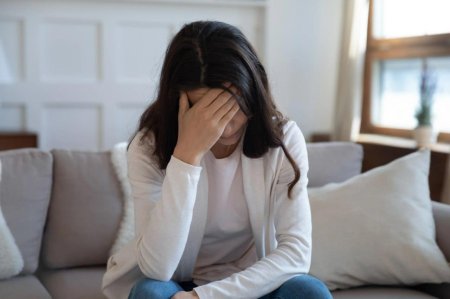 Расстроенная женщина