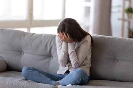 Девушка расстроена