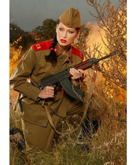 Фотосессия в военной форме для девушки