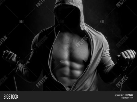 Качок в капюшоне