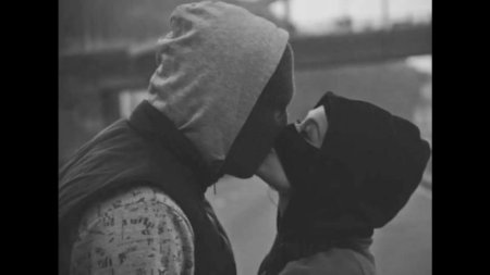 Пара без лица в Балаклаве