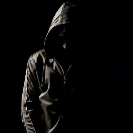 В капюшоне без лица