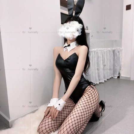 Девушка в костюме кролика секс