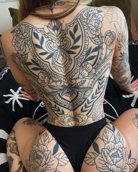 Женская татуировка