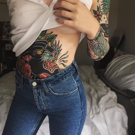 Татуировки для девушек на животе