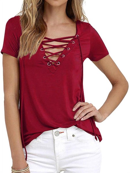 Модная женская футболка