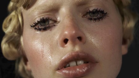 Макияж слезы