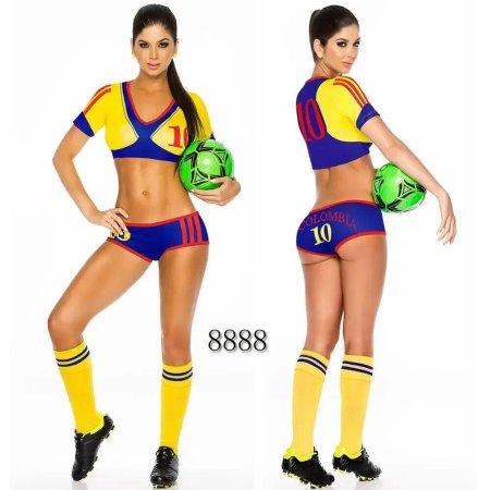 Женский футбольный костюм