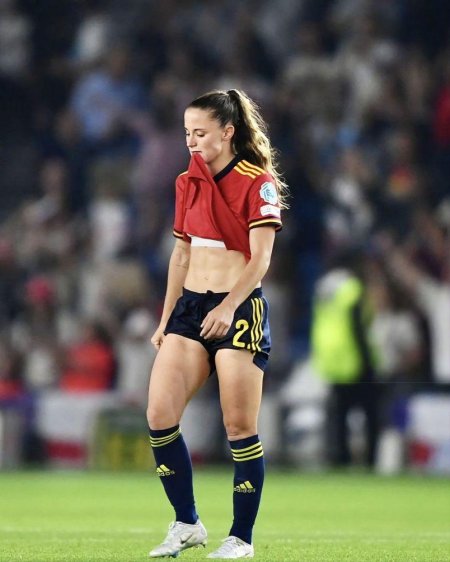 Алексия Путельяс испанская футболистка