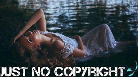 Девушка у пруда