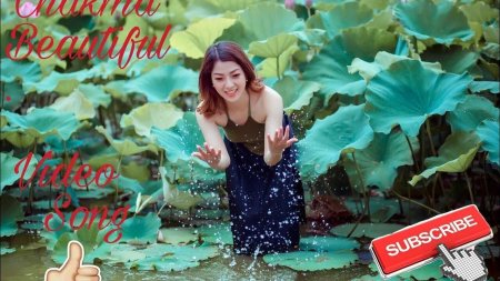 Девушка у пруда