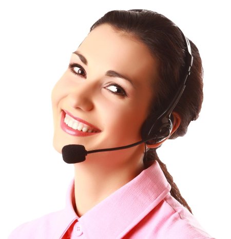 Красивая девушка оператор