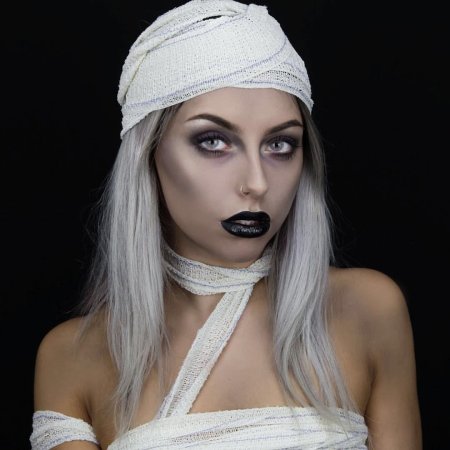 Изабелла Хэллоуин внешность