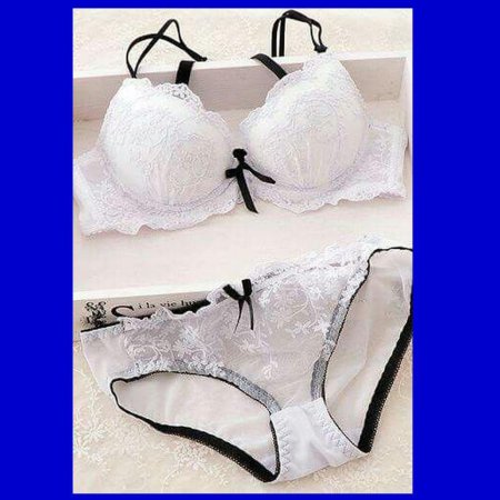 Красивый комплект Нижнего белья