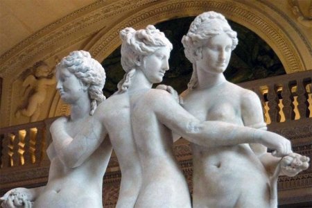 Статуи античности древней Греции