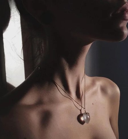 Шея девушки