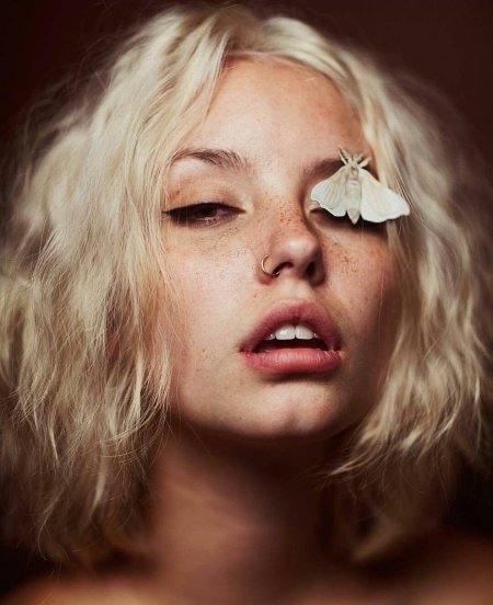 Лицо девушки эстетично