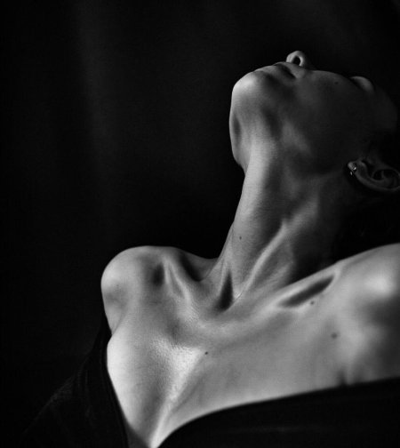 Шея девушки